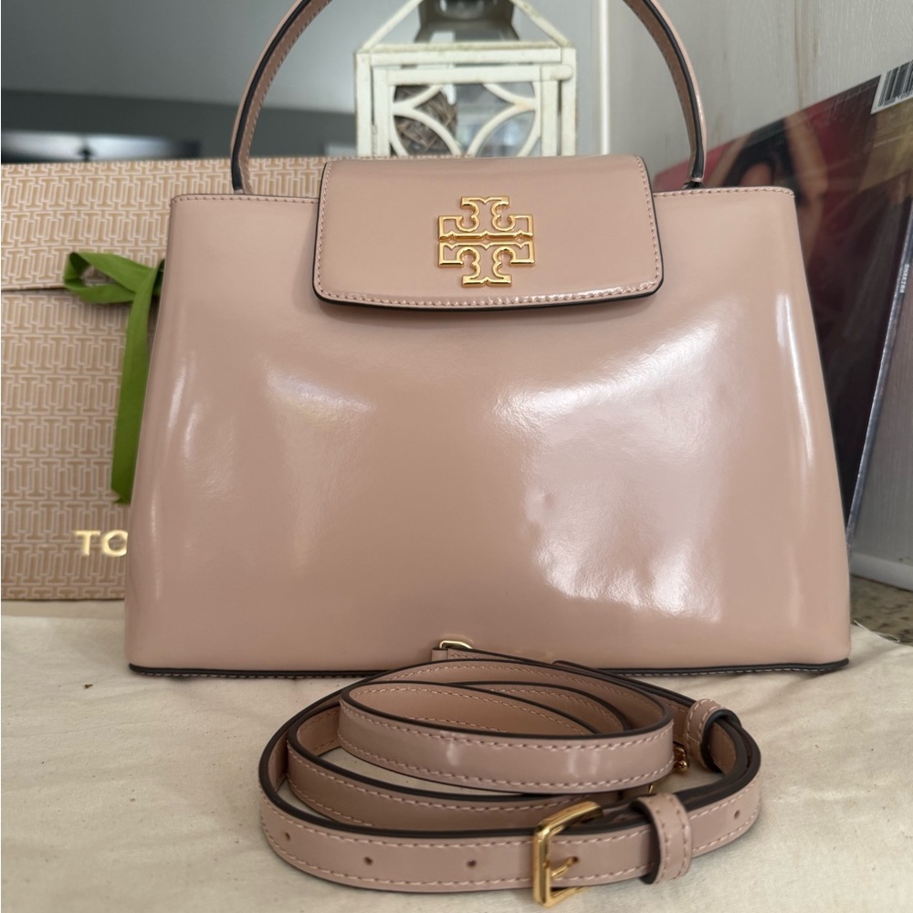 NewTory Burch Britten patent Leather satchel in Devon sand color